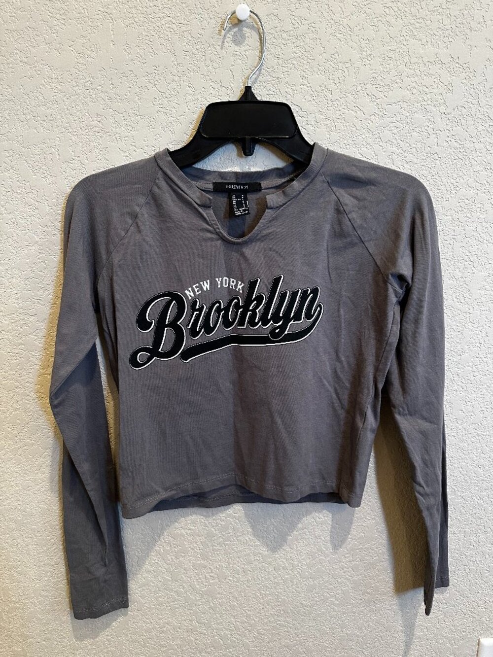 Forever 21 Brooklyn Graphic Long Sleeve Crop Top